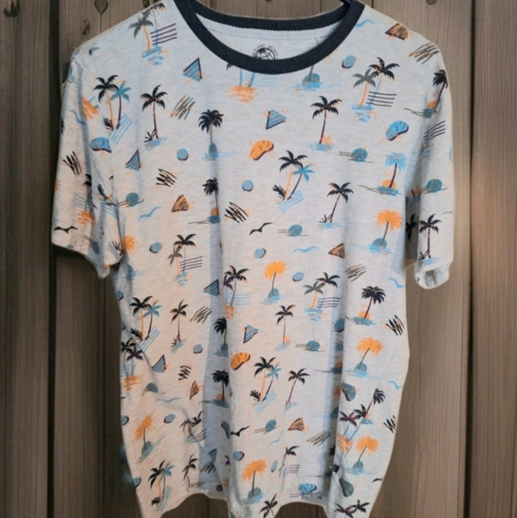 Free Planet Other - Free Planet men's tropical theme short sleeve t-shirt size Large